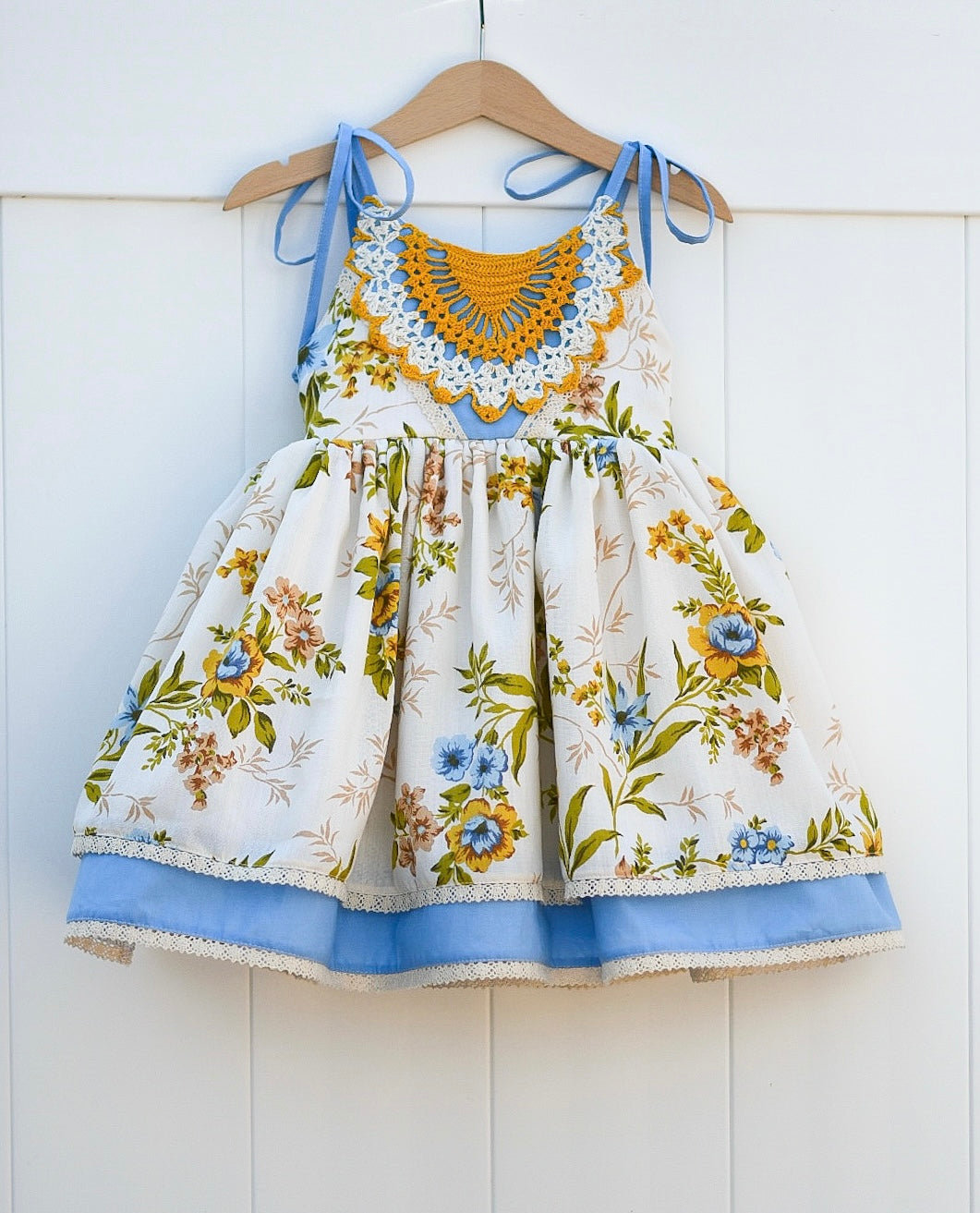 Vintage Blue/Mustard Floral Size 4t