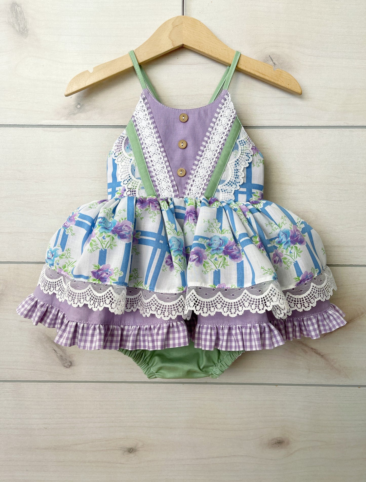 Size 12/18m